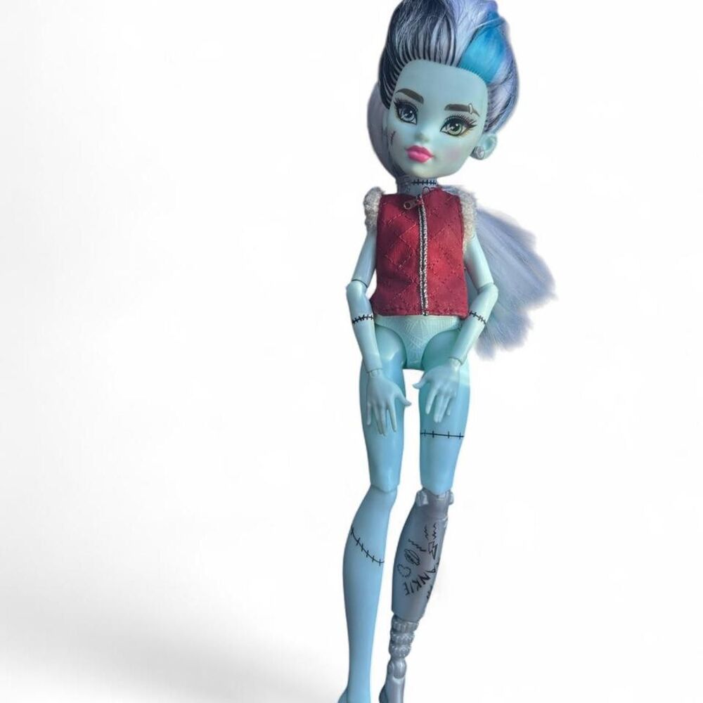 Monster High doll (2021), Frankie Stein